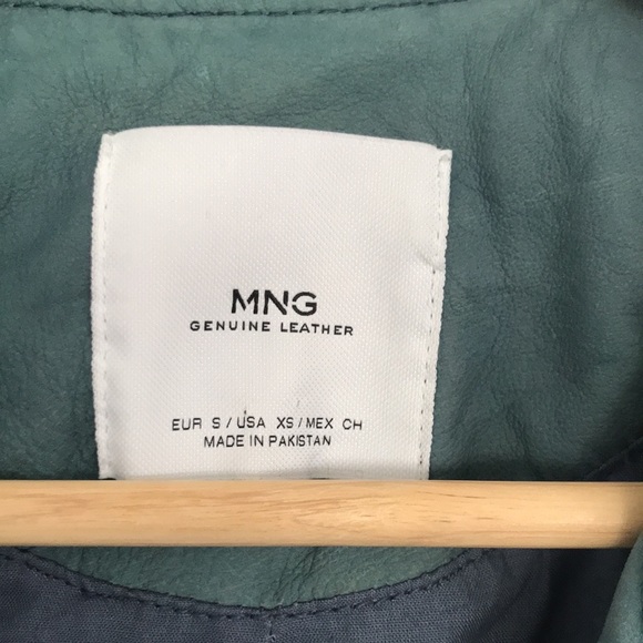 Leather jacket ❄️ Make an offer ❄️ - Picture 7 of 7